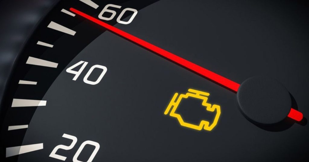 علت روشن شدن چراغ چک ماشین چیست؟ بررسی ۱۰ دلیل رایج